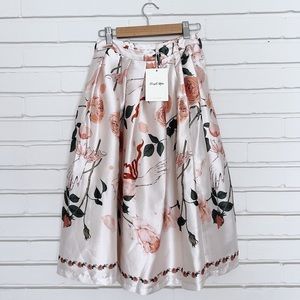 NWT Simple Retro Amira Floral Pleated Midi Skirt in Rose Size XS